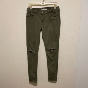 LEVIS 535 Super Skinny Distressed Jeans. SZ 29